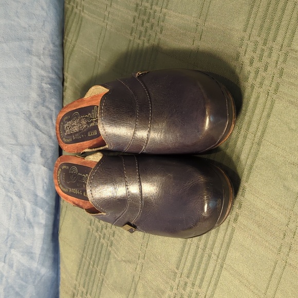 Vintage Women's Blue Leather & Wood Clogs - Picture 2 of 9